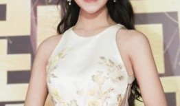 娱乐爆料蒋依依是谁啊视频,揭秘娱乐爆料中的青春女神